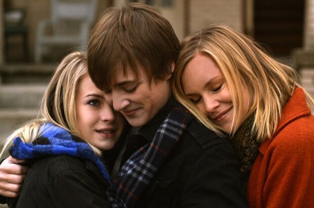 Cherry (2010) - photo 1