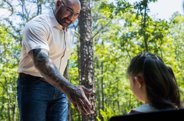Knock at the Cabin (2023) - photo 3
