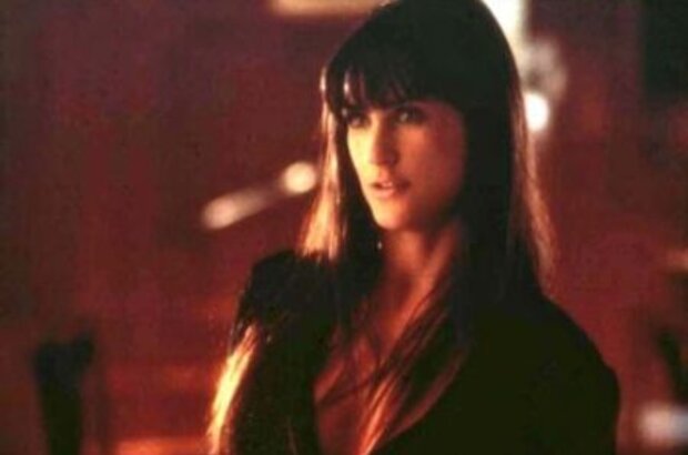 Striptease (1996) - photo 4