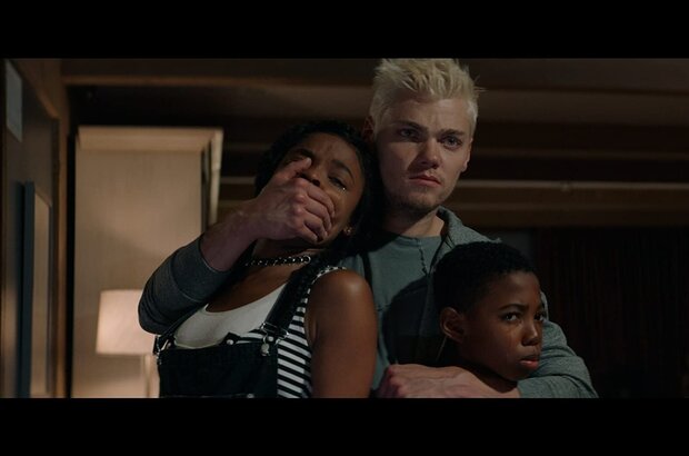 Breaking In (2018) - photo 1