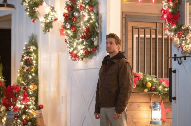 A Christmas Star (2021) - photo 3