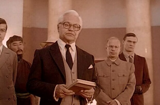 Hammer and Sickle (1994) - photo 3