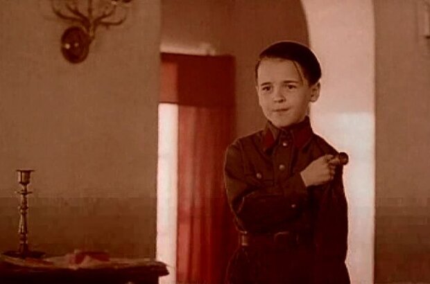 Hammer and Sickle (1994) - photo 4