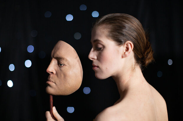 The Souvenir Part II (2021) - photo 4