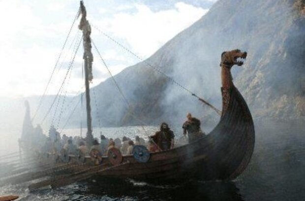 Outlander (2008) - photo 1
