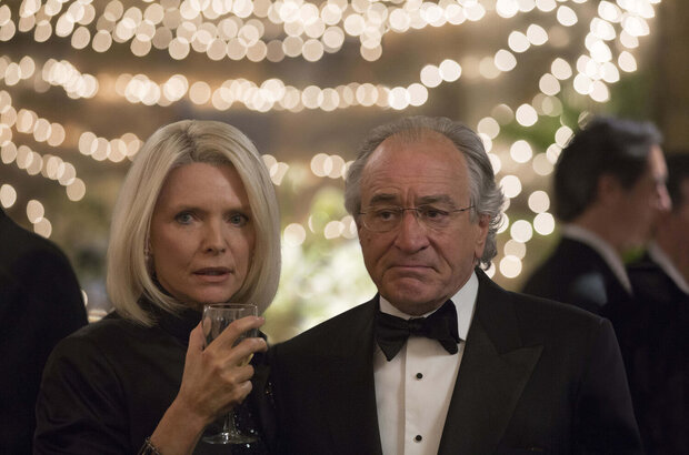 The Wizard of Lies (2017) - photo 2