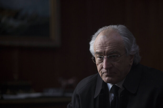 The Wizard of Lies (2017) - photo 1
