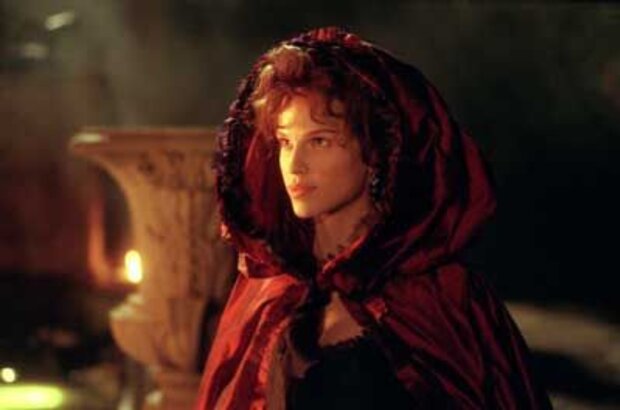 История с ожерельем (2001) - фото 1