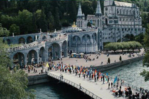 Lourdes (2009) - photo 4