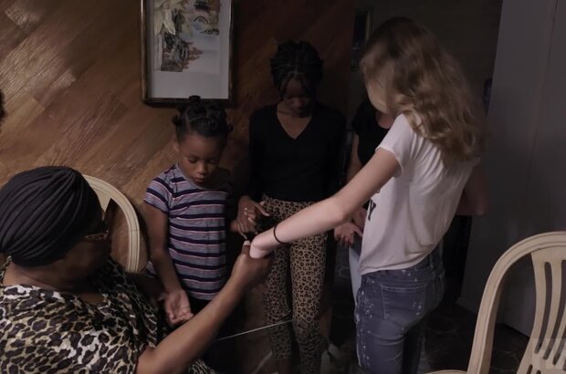 Foster (2019) - photo 6