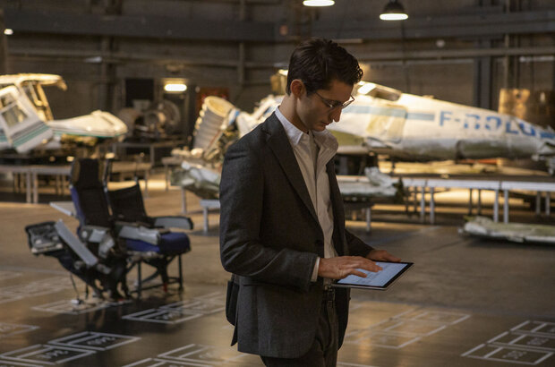 Black Box (2021) - photo 9