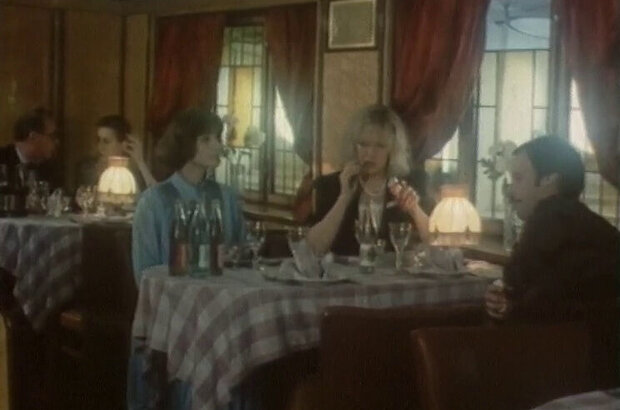 Is it ok to sleep with someone else's wife?! (1992) - photo 7