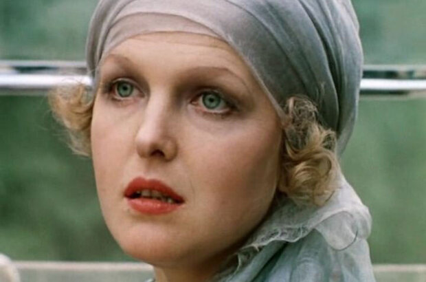 A Slave of Love (1976) - photo 8