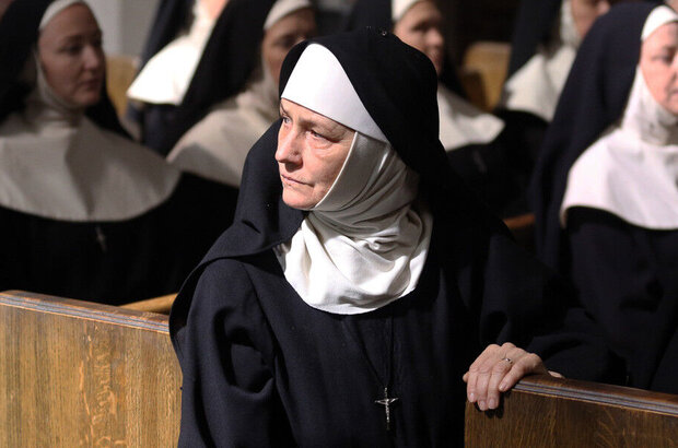 Novitiate (2017) - photo 2