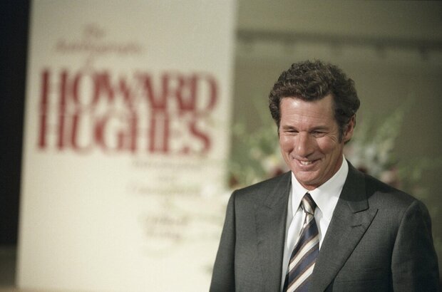 The Hoax (2006) - photo 17