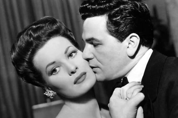 The Fallen Sparrow (1943) - photo 1