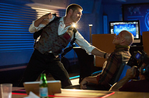Fortress (2021) - photo 11