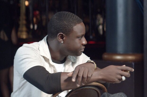 Cavemen (2013) - photo 4