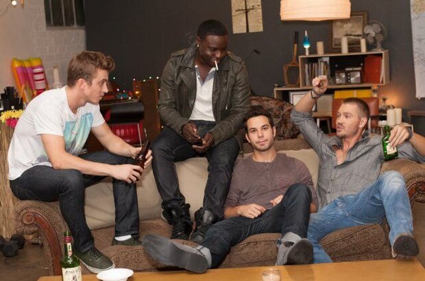 Cavemen (2013) - photo 1