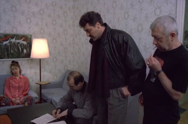 Four Sheets of Plywood or Two Murders in the Bar (1992) - photo 2