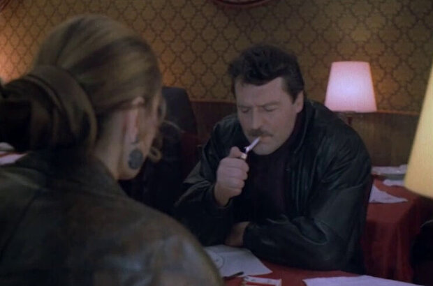 Four Sheets of Plywood or Two Murders in the Bar (1992) - photo 11