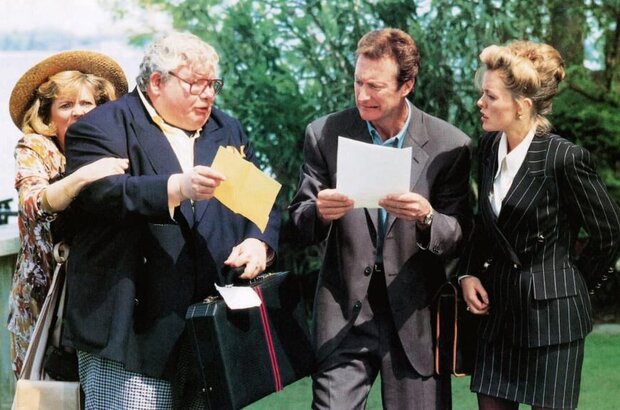 Blame It on the Bellboy (1992) - photo 6