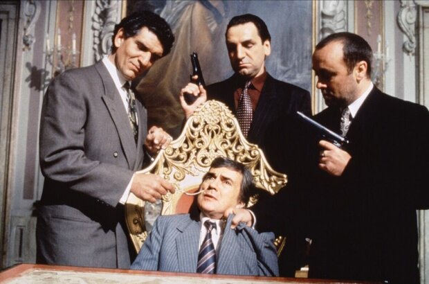 Blame It on the Bellboy (1992) - photo 5