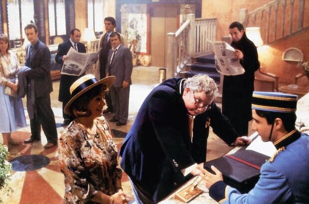 Blame It on the Bellboy (1992) - photo 3
