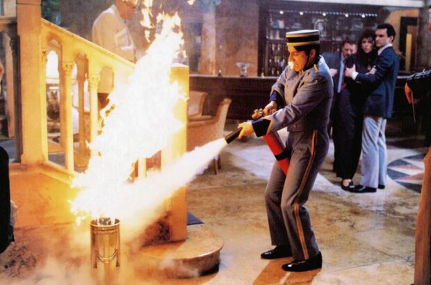 Blame It on the Bellboy (1992) - photo 7