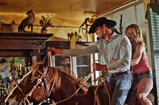 Cowboys vs Dinosaurs (2015) - photo 2