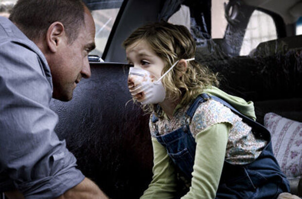 Carriers (2009) - photo 3