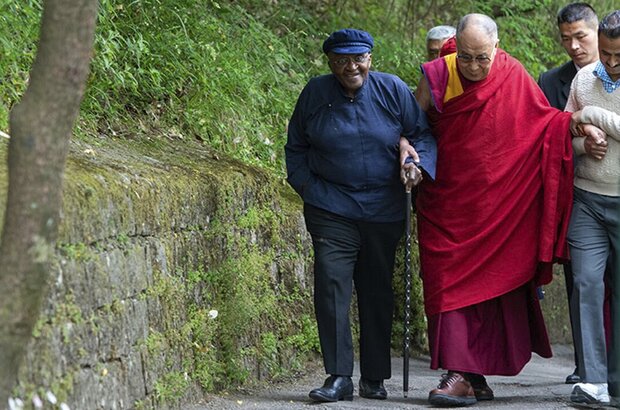 Mission: Joy - Finding Happiness in Troubled Times (2021) - photo 7