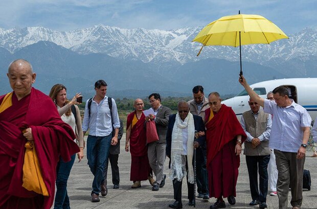 Mission: Joy - Finding Happiness in Troubled Times (2021) - photo 5