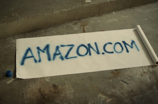 Bezos (2022) - photo 7
