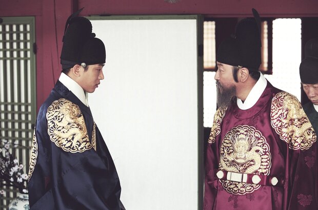 The Throne (2015) - photo 1