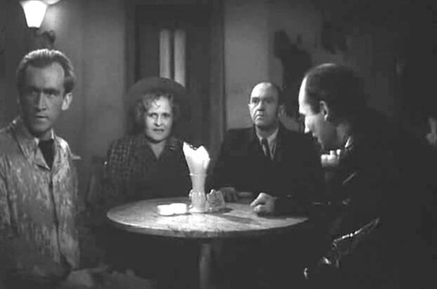 У них есть Родина (1946) - фото 2