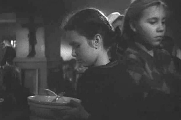 У них есть Родина (1946) - фото 8