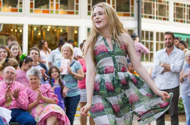 Barefoot (2014) - photo 1