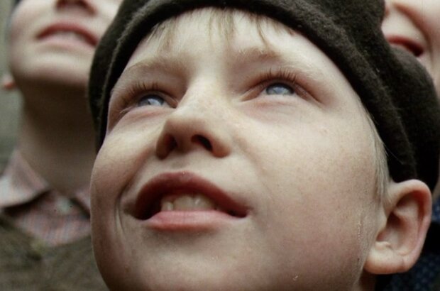 Love Between the Raindrops (1980) - photo 1