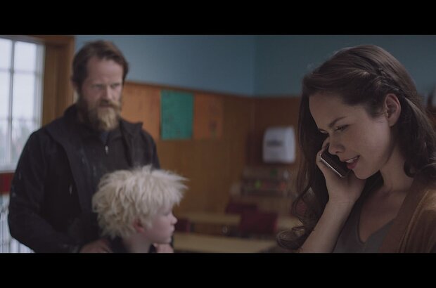 Fyrir framan annað fólk (2016) - photo 1