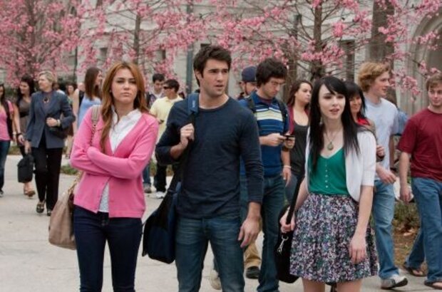 So Undercover (2012) - photo 12