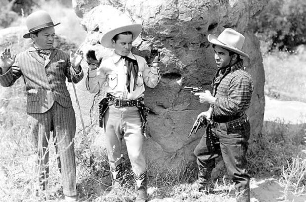 The Terror of Tiny Town (1938) - photo 3