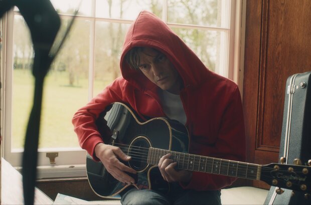 She Is Love (2022) - photo 6