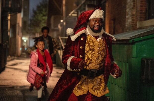 Dashing Through the Snow (2023) - photo 4