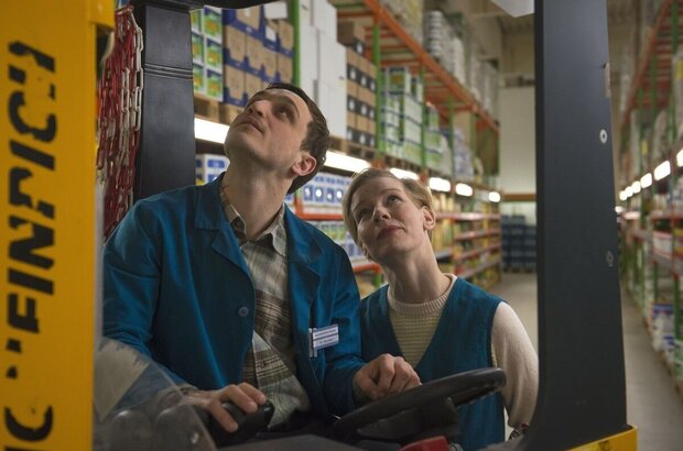 In the Aisles (2018) - photo 7