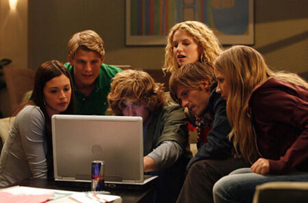 Asylum (2007) - photo 5