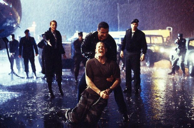 Basic (2003) - photo 11