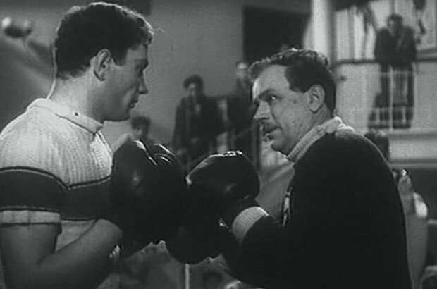 Первая перчатка (1947) - фото 1