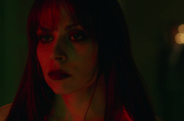 Julia (2014) - photo 7