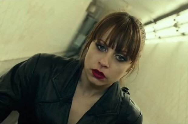 Julia (2014) - photo 5